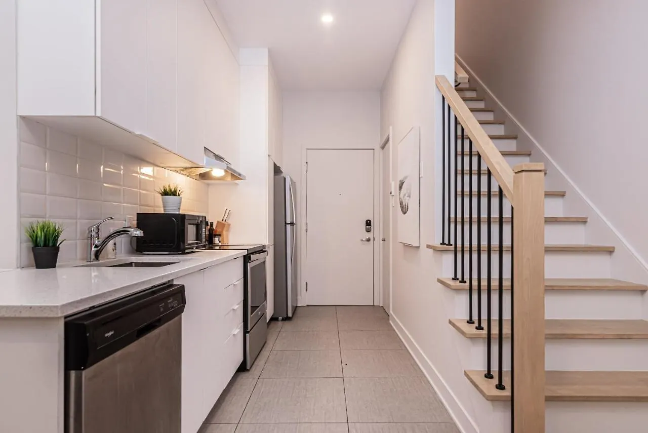 Cool And Clean Flat By Atwater Market By Den Stays Montréal Appartement