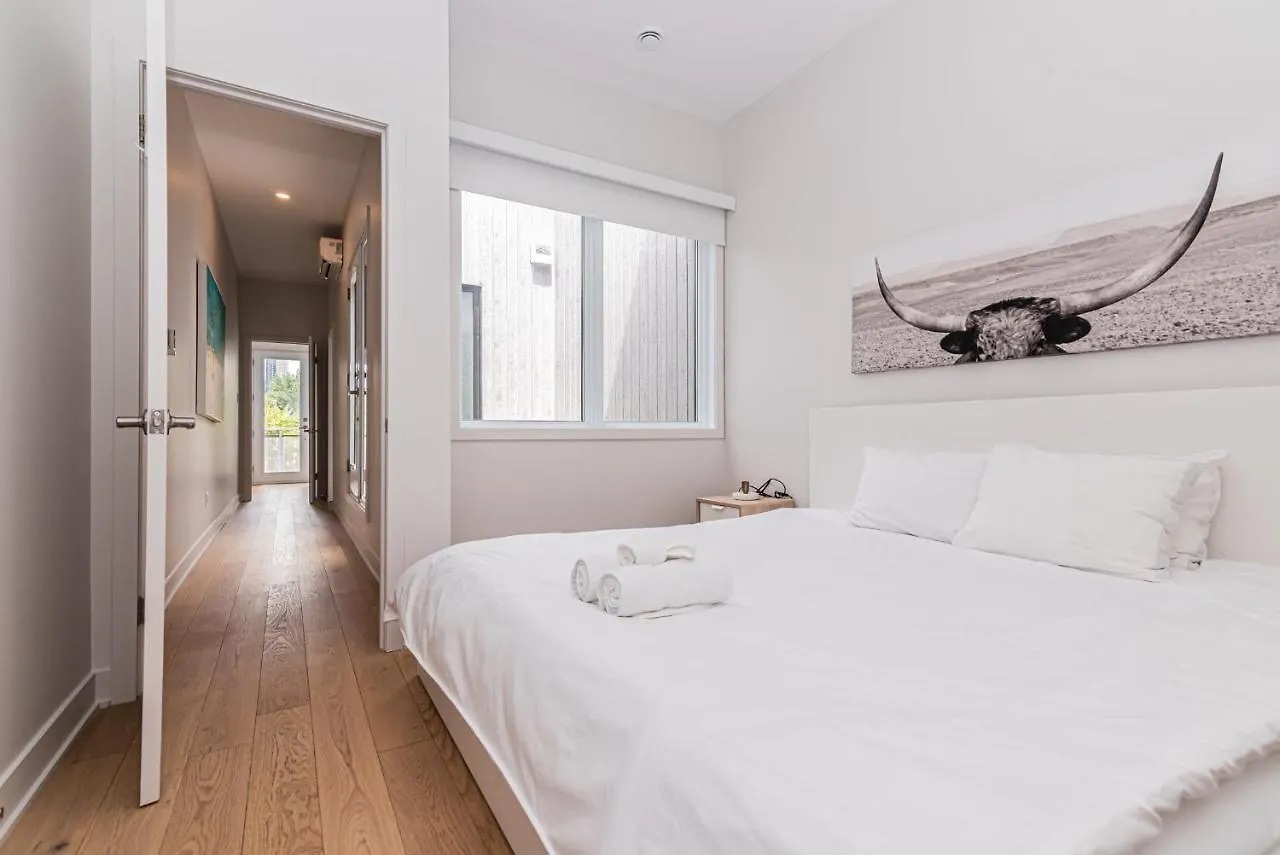 Cool And Clean Flat By Atwater Market By Den Stays Montréal