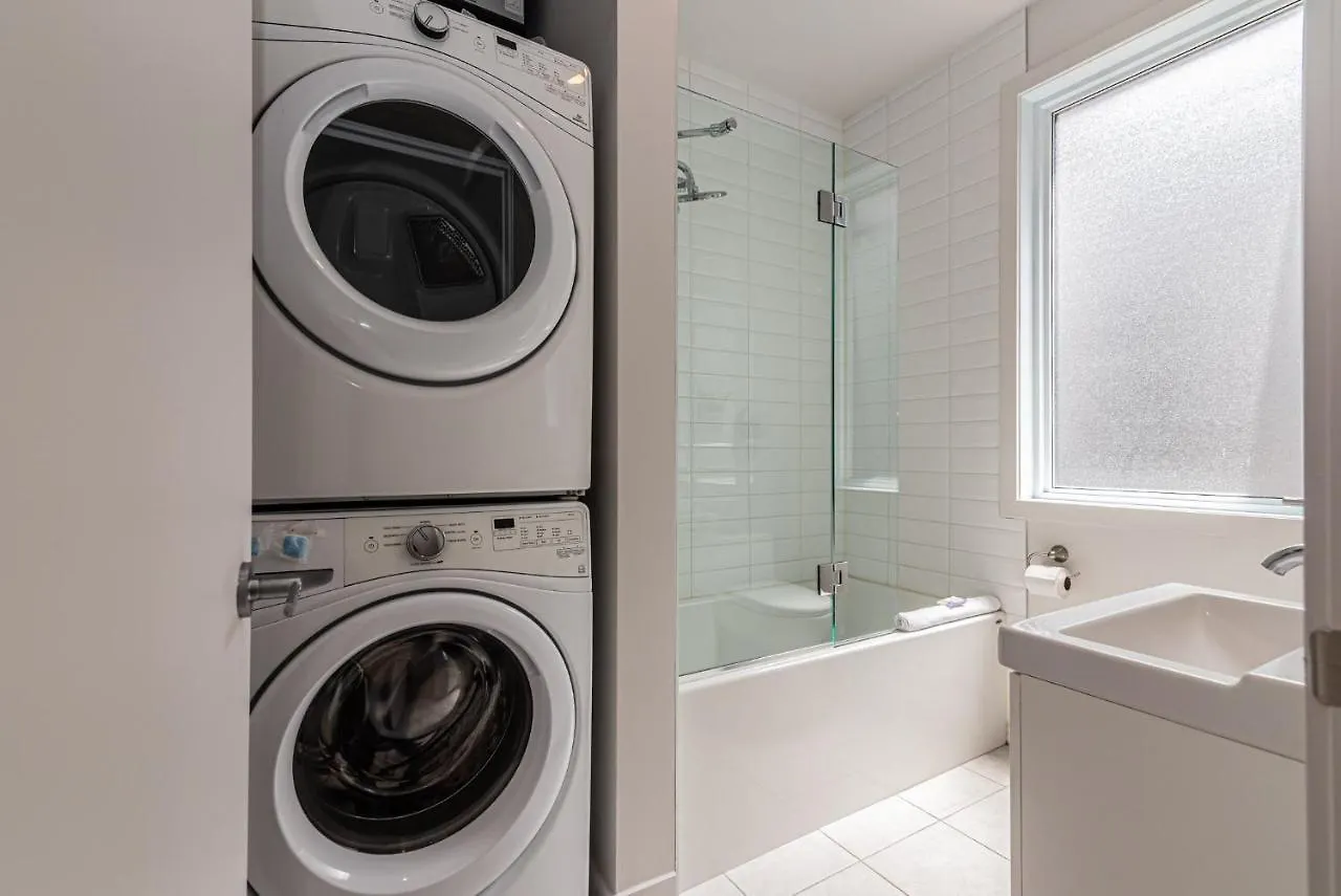 Cool And Clean Flat By Atwater Market By Den Stays Montréal