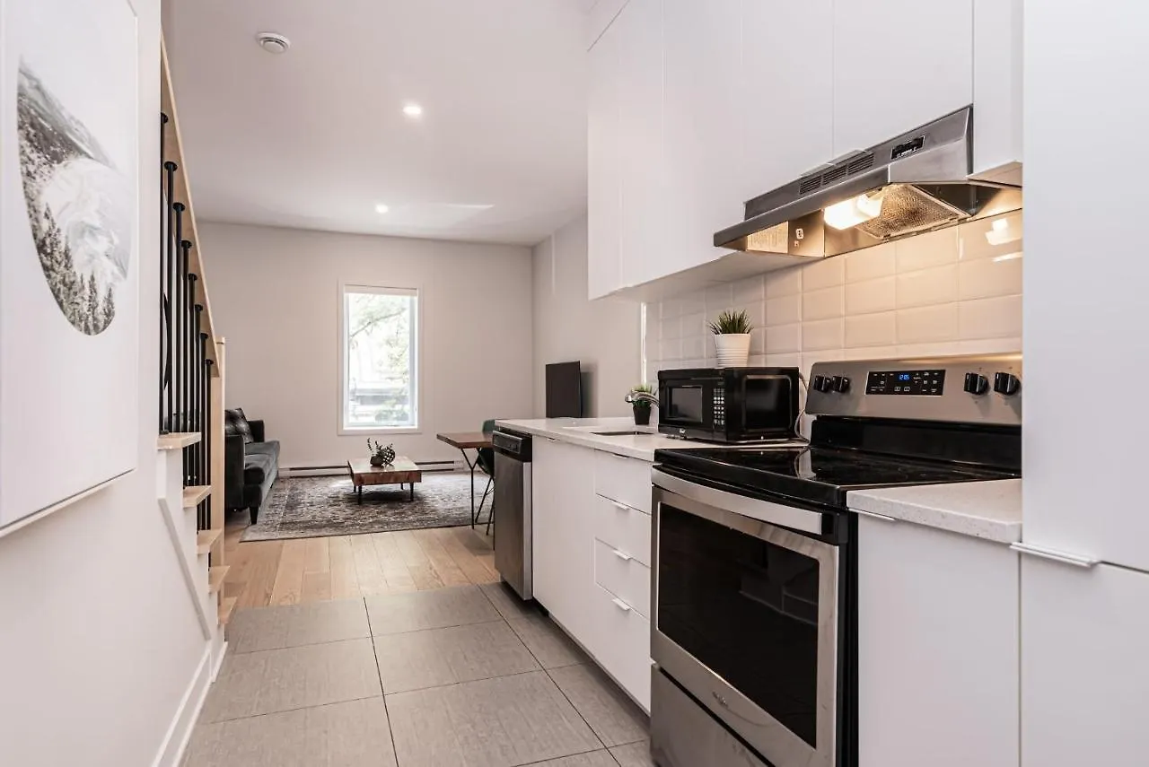 Cool And Clean Flat By Atwater Market By Den Stays Montréal Canada